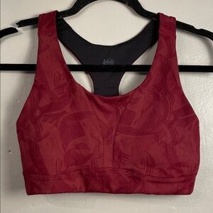 REI Coop women’s  Sports Bra red size Medium